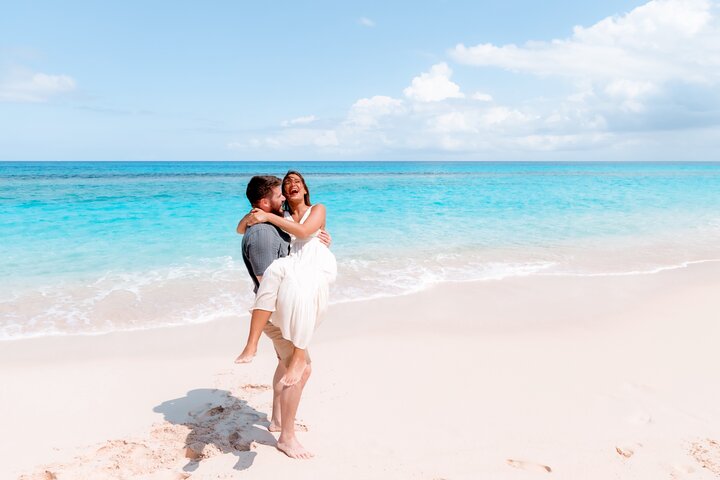 Private Vacation Photoshoot with Photographer Georgetown Bahamas