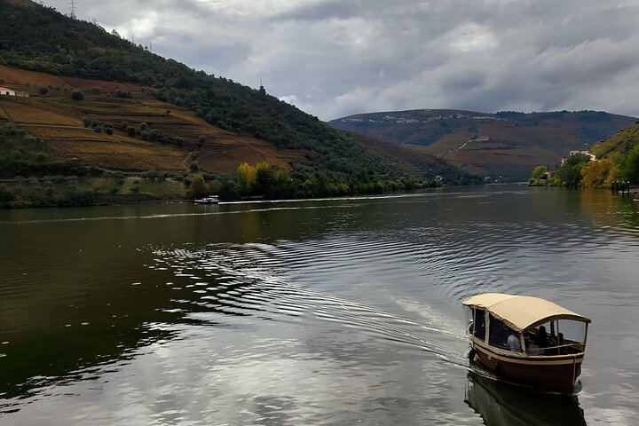 Douro Valley Small Group Premium Wine Tour Lunch and Private Boat