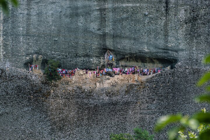 Athens: Meteora Monasteries Tour, Caves, Beachfront Stops & Lunch