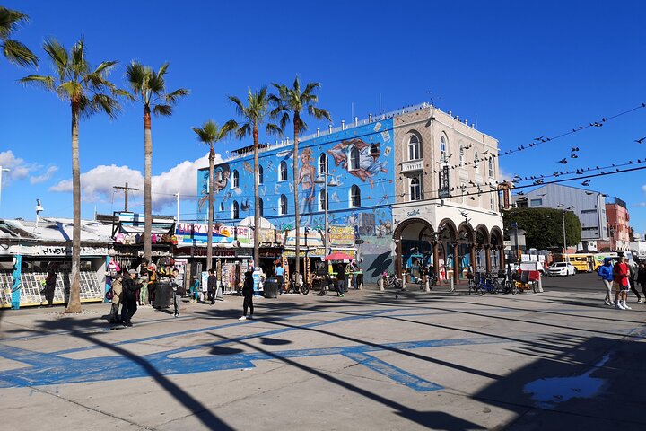 Full-Day Iconic Sights of LA, Hollywood, Beverly Hills, Beaches and More