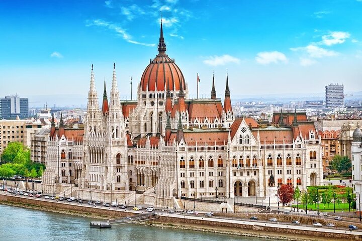 from Bratislava: Budapest Guided One Day Trip
