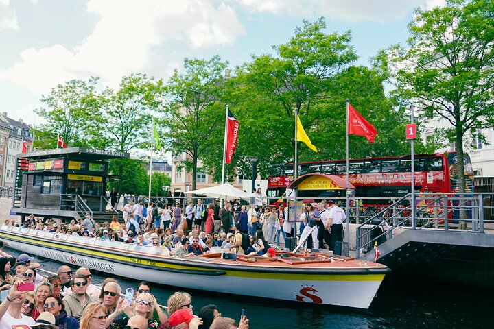 Copenhagen Classic Canal Tour With Guide