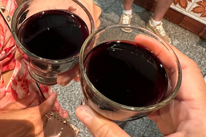 Madrid Tapas & Wine Tasting Food Tour – Small Group Local Bars