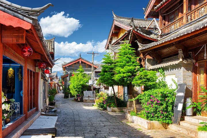 Lijiang/Baisha Ancient Town, Naxi Village, Black Dragon Pool Tour