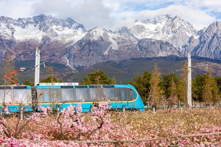 Lijiang/Baisha Ancient Town, Naxi Village, Black Dragon Pool Tour