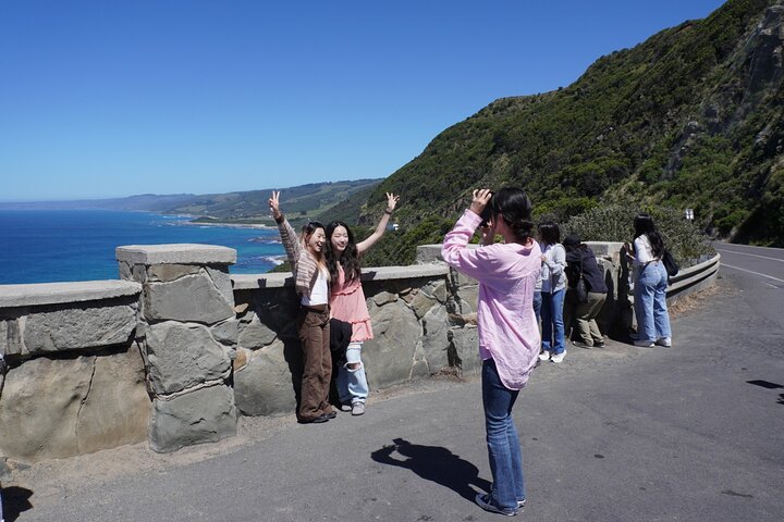 Full-Day Great Ocean Road and 12 Apostles Tour