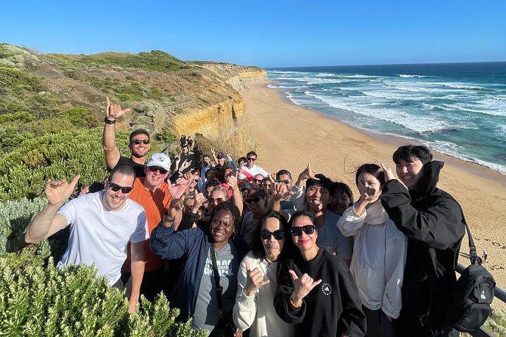 Full-Day Great Ocean Road and 12 Apostles Tour