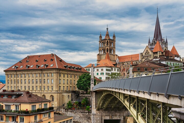 Lausanne: Chocolate Tasting and Walking Tour with a Local
