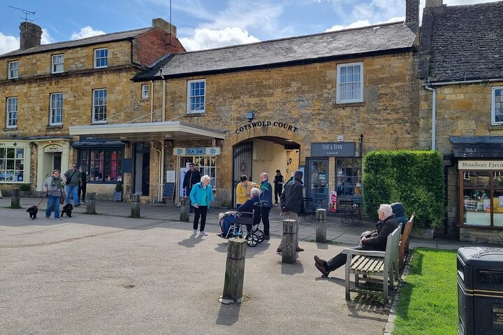 Stratford-upon-Avon to London: Scenic Transfer via The Cotswolds