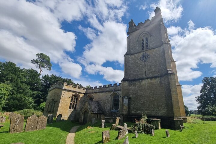 Stratford-upon-Avon to London: Scenic Transfer via The Cotswolds