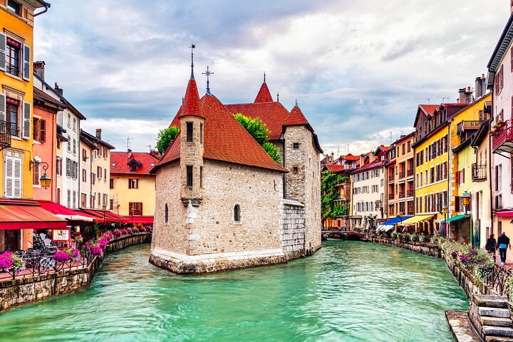 Explore Annecy in 60 minutes with a Local