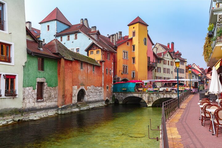 Explore Annecy in 60 minutes with a Local