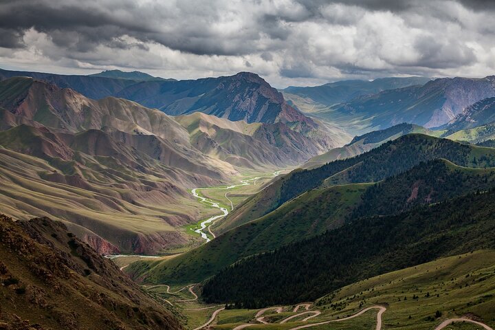 2-Day Small-Group Nomadic Adventure to Song Kul Lake