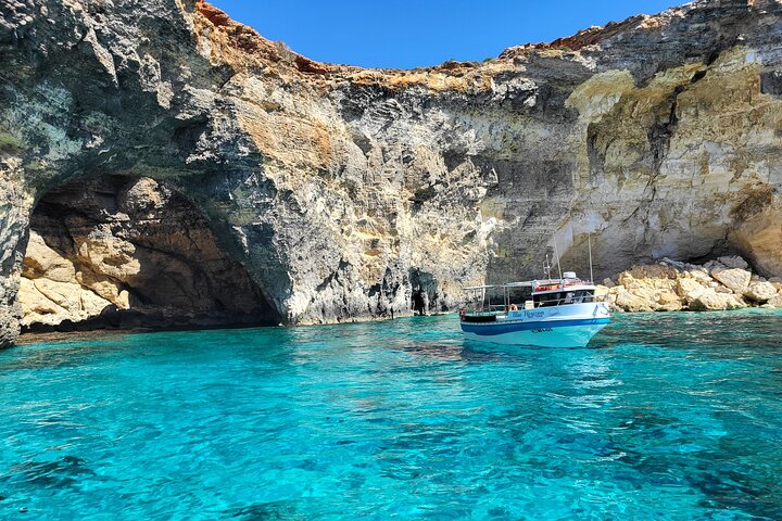 Malta Private Boat Trip to Comino, Blue & Crystal Lagoon, & Gozo