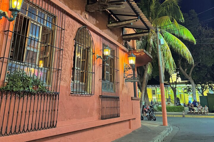 Santa Ana with a Local | History & Hidden Bar