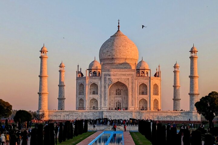 Private Sunrise Taj Mahal Tour from Delhi By Car -All inclusive