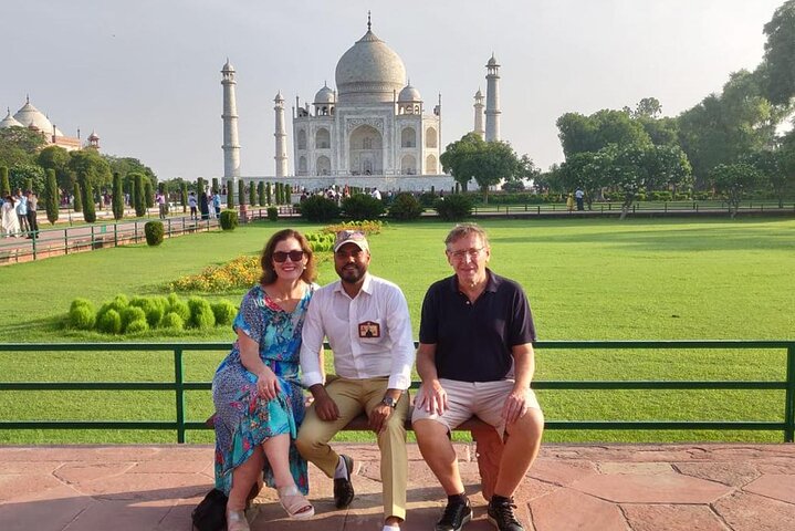 Private Sunrise Taj Mahal Tour from Delhi By Car -All inclusive