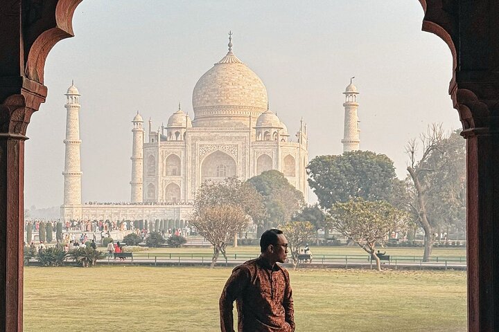 Private Sunrise Taj Mahal Tour from Delhi By Car -All inclusive