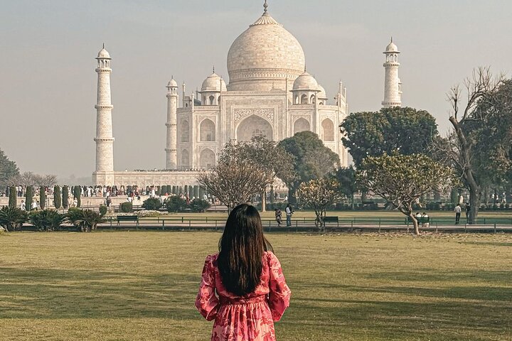 Private Sunrise Taj Mahal Tour from Delhi By Car -All inclusive