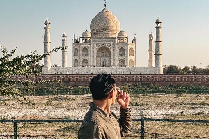 Private Sunrise Taj Mahal Tour from Delhi By Car -All inclusive