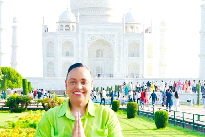 Private Sunrise Taj Mahal Tour from Delhi By Car -All inclusive