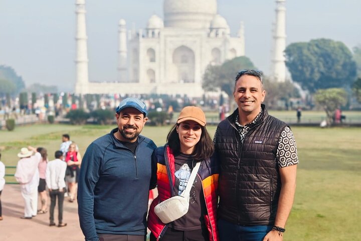 Private Sunrise Taj Mahal Tour from Delhi By Car -All inclusive