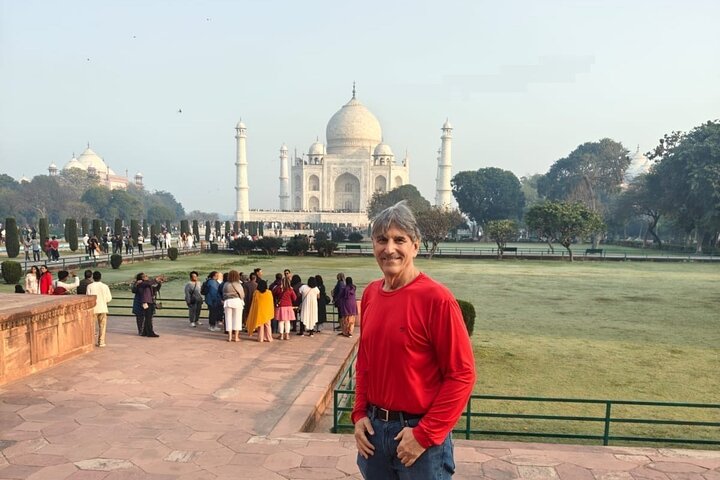 Private Sunrise Taj Mahal Tour from Delhi By Car -All inclusive