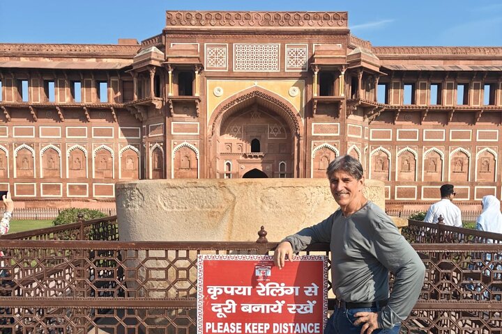 Private Sunrise Taj Mahal Tour from Delhi By Car -All inclusive