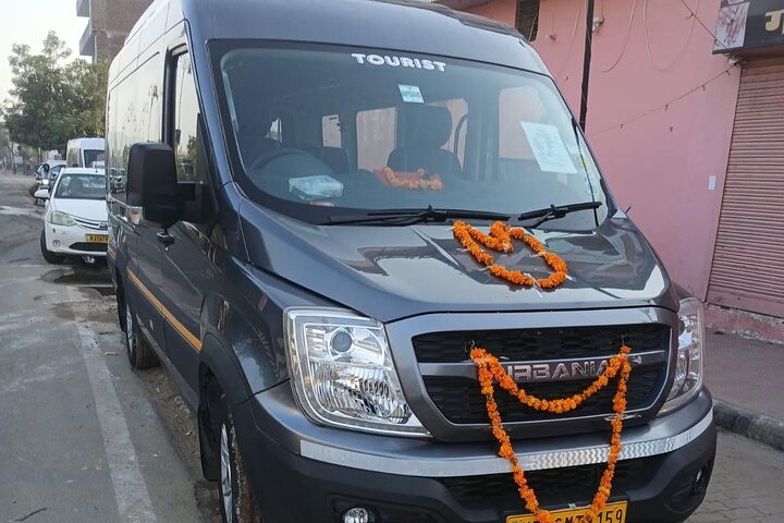 Private Sunrise Taj Mahal Tour from Delhi By Car -All inclusive