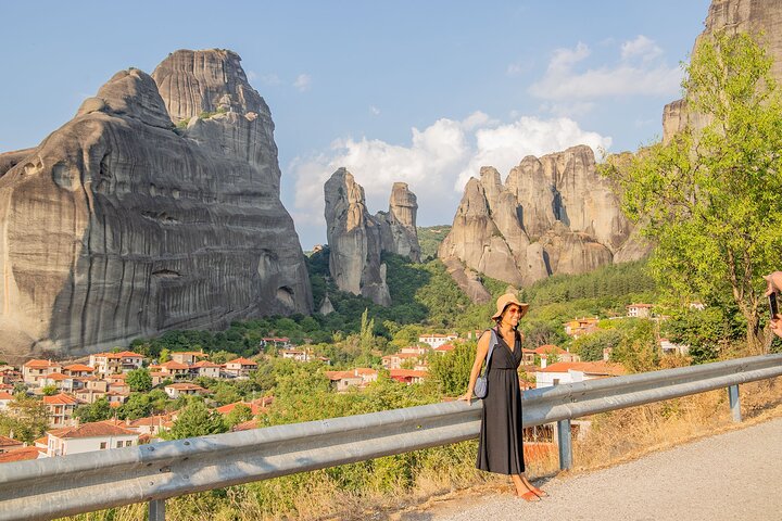 Athens: Meteora Monasteries Tour, Caves, Beachfront Stops & Lunch