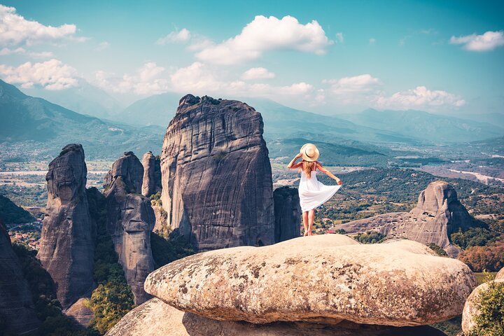 Athens: Meteora Monasteries Tour, Caves, Beachfront Stops & Lunch
