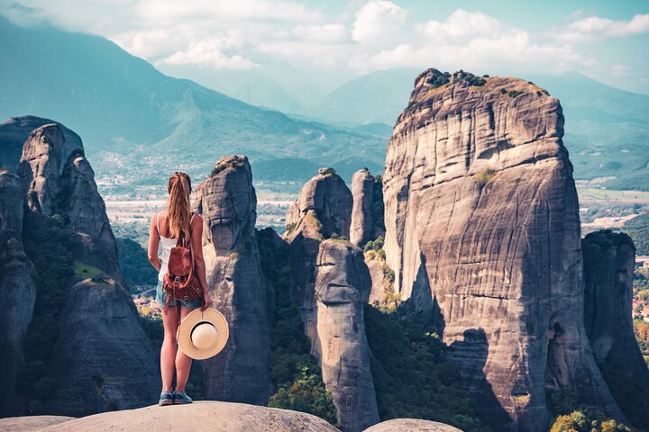 Athens: Meteora Monasteries Tour, Caves, Beachfront Stops & Lunch