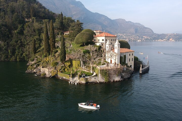 4-hour shared boat tour with landing in Bellagio and Varenna