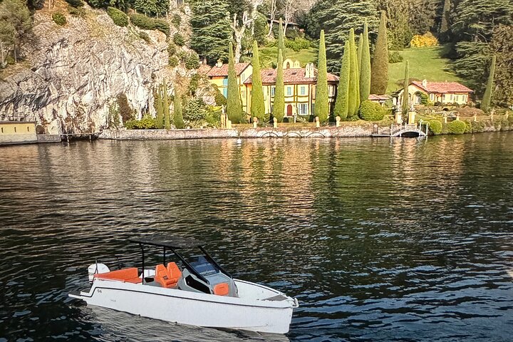 Lake Como Boat tour share with PROSECCO
