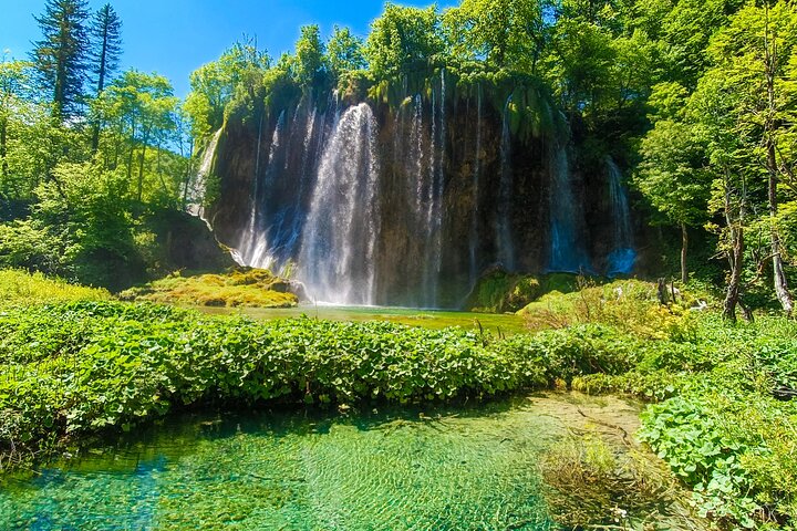 Zagreb: Plitvice with Ticket & Rastoke Guided Tour Boat Ride