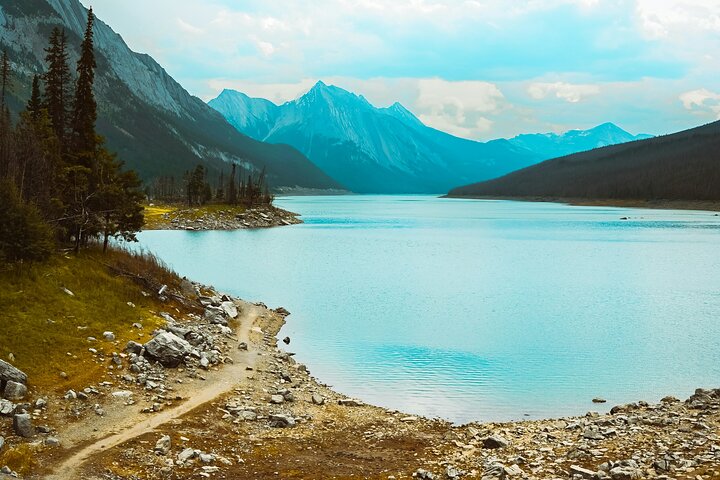 Jasper National Park Tour: Maligne Valley, Medicine Lake and Spirit Island
