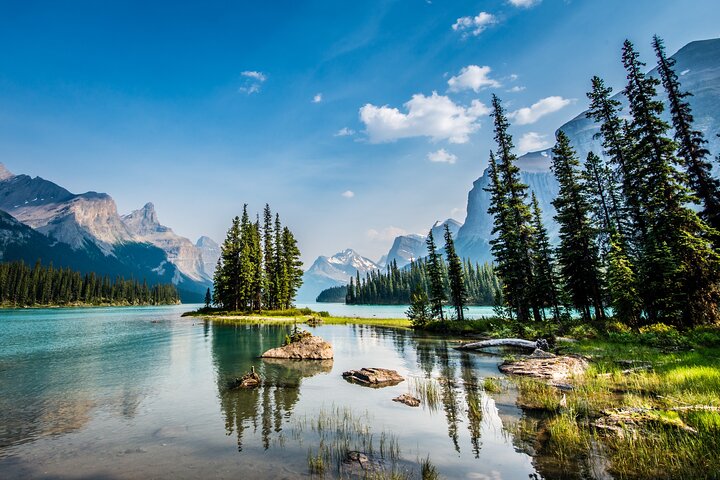 Jasper National Park Tour: Maligne Valley, Medicine Lake and Spirit Island