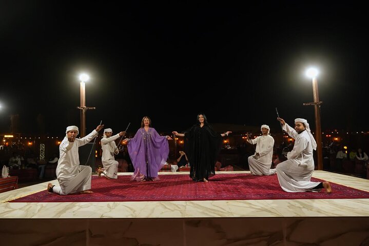Dubai Evening4x4Desert Safari,BBQ Dinner,Belly Dance,Camel Ride