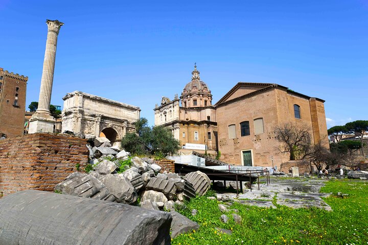 Rome: Colosseum, Forum, and Palatine Hill 3 hr Tour