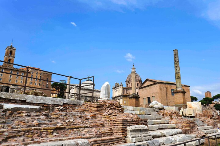 Rome: Colosseum, Forum, and Palatine Hill 3 hr Tour