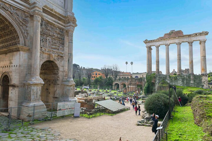 Rome: Colosseum, Forum, and Palatine Hill 3 hr Tour