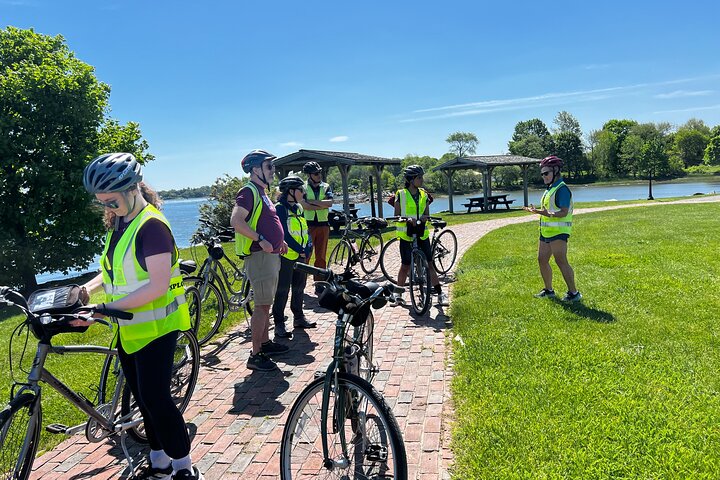 Islands & Harbor Bike Tour-Sightseeing + Exploring Must-See Sites