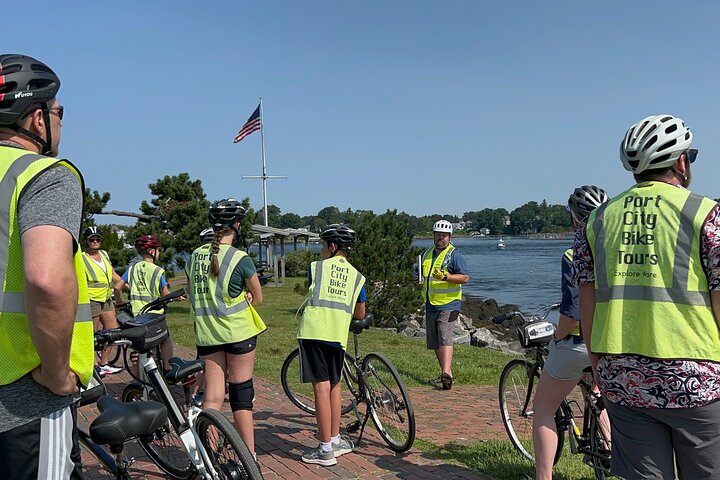 Islands & Harbor Bike Tour-Sightseeing + Exploring Must-See Sites