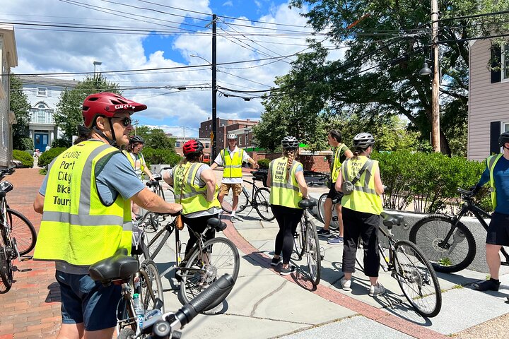 Islands & Harbor Bike Tour-Sightseeing + Exploring Must-See Sites