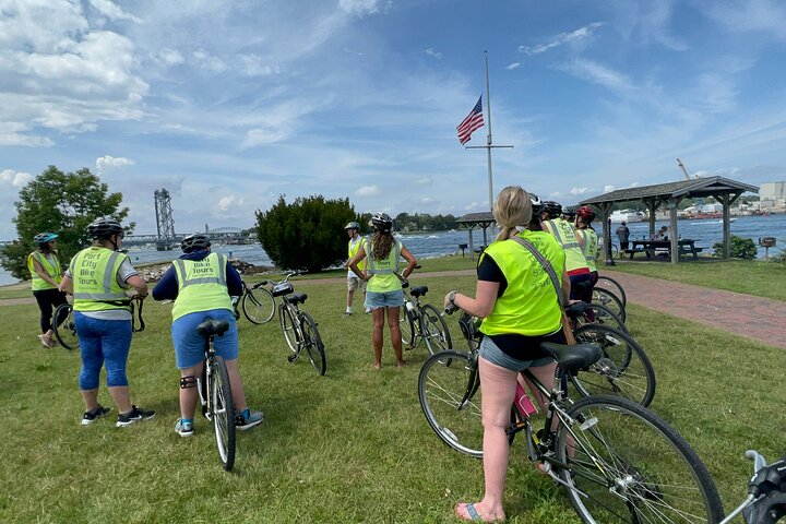 Islands & Harbor Bike Tour-Sightseeing + Exploring Must-See Sites