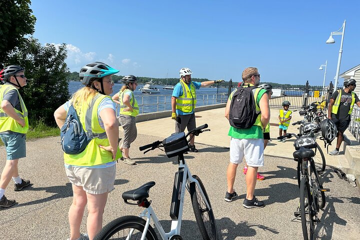 Islands & Harbor Bike Tour-Sightseeing + Exploring Must-See Sites