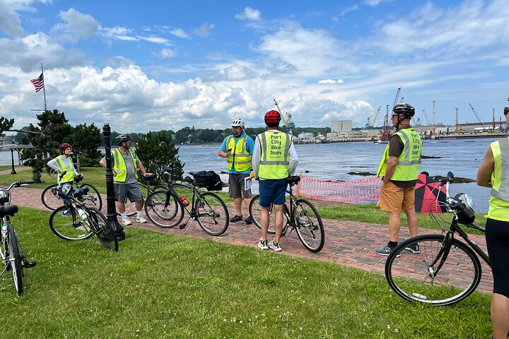Islands & Harbor Bike Tour-Sightseeing + Exploring Must-See Sites
