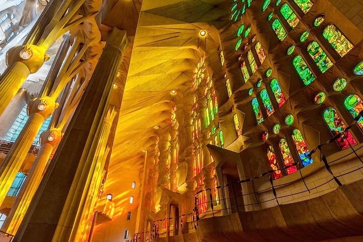 Sagrada Familia: The Golden Hour with Skip the line Tickets