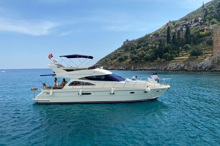 Private Luxury Yacht Tour in Alanya