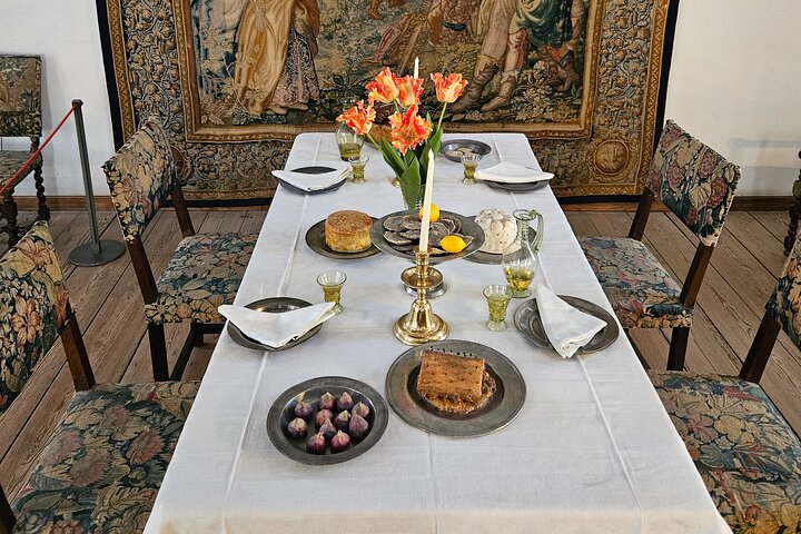 Full-Day; Castle, Palace, Cathedral & Viking ships Tour